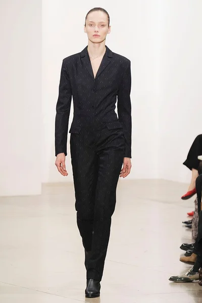 Look 10